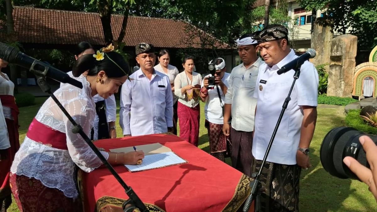 175 Pejabat Dilantik, Bupati Gianyar Tegaskan Disiplin, Integritas dan Larangan Cari Penghasilan di Luar Hak