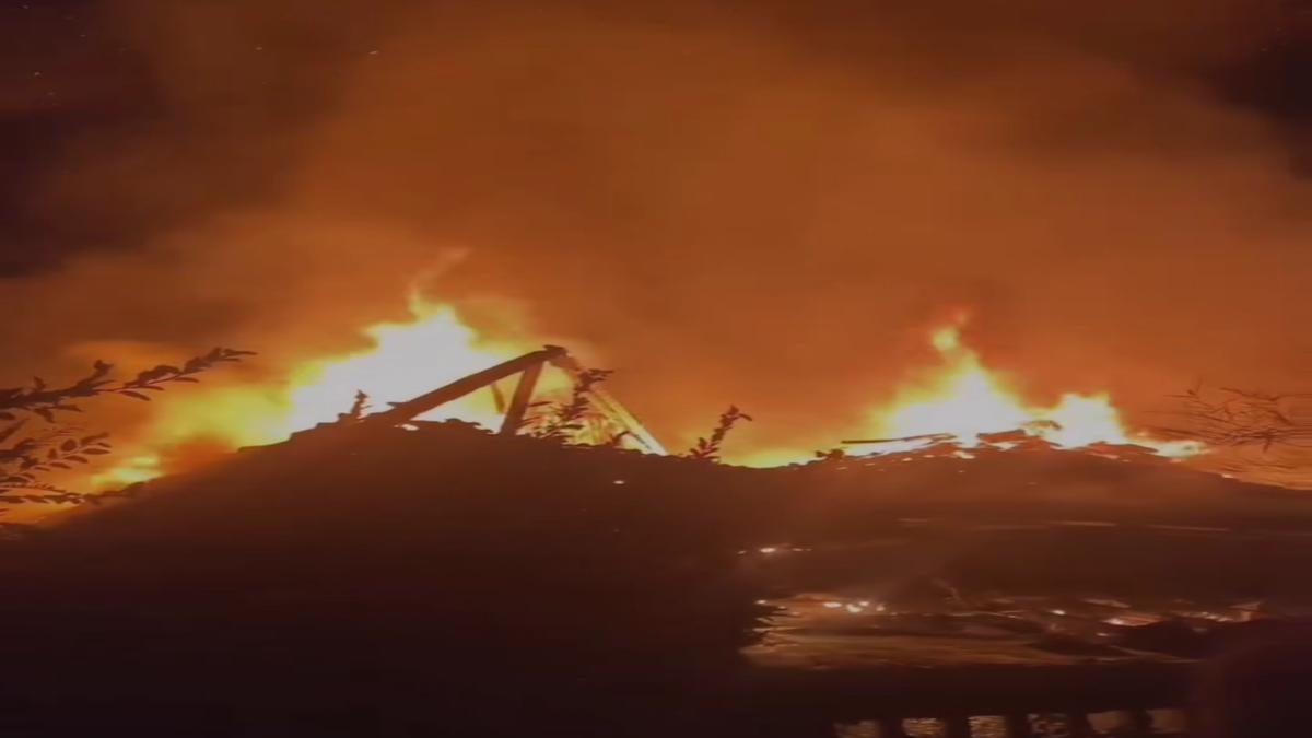 August Moon Villas Sumita Ludes Terbakar