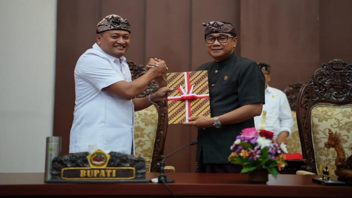 DPRD Gianyar Sahkan Perda Pertanggungjawaban APBD 2025, Mahayastra: Perkuat Tata Kelola Keuangan yang Transparan dan Akuntabel