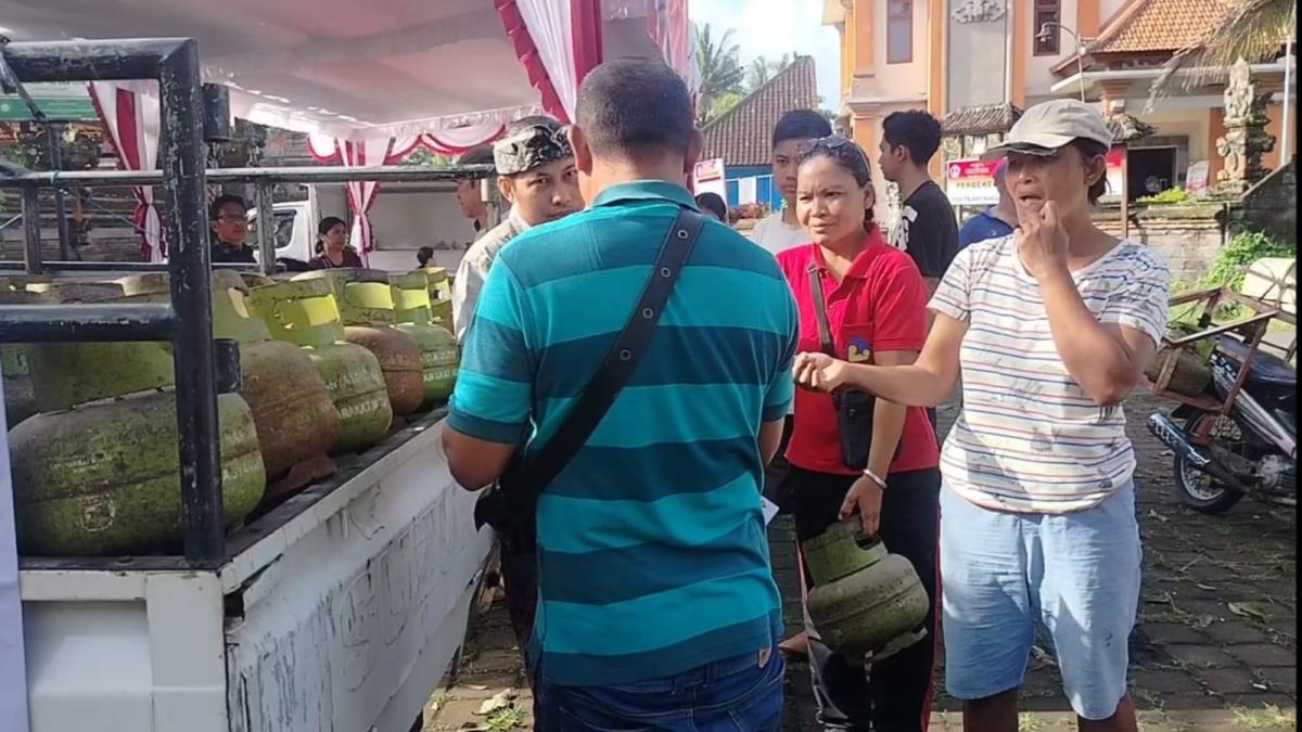 Jelang Nyepi dan Idul Fitri, Operasi Pasar di Gianyar Diserbu Warga, Gas 3 Kg Paling Diminati