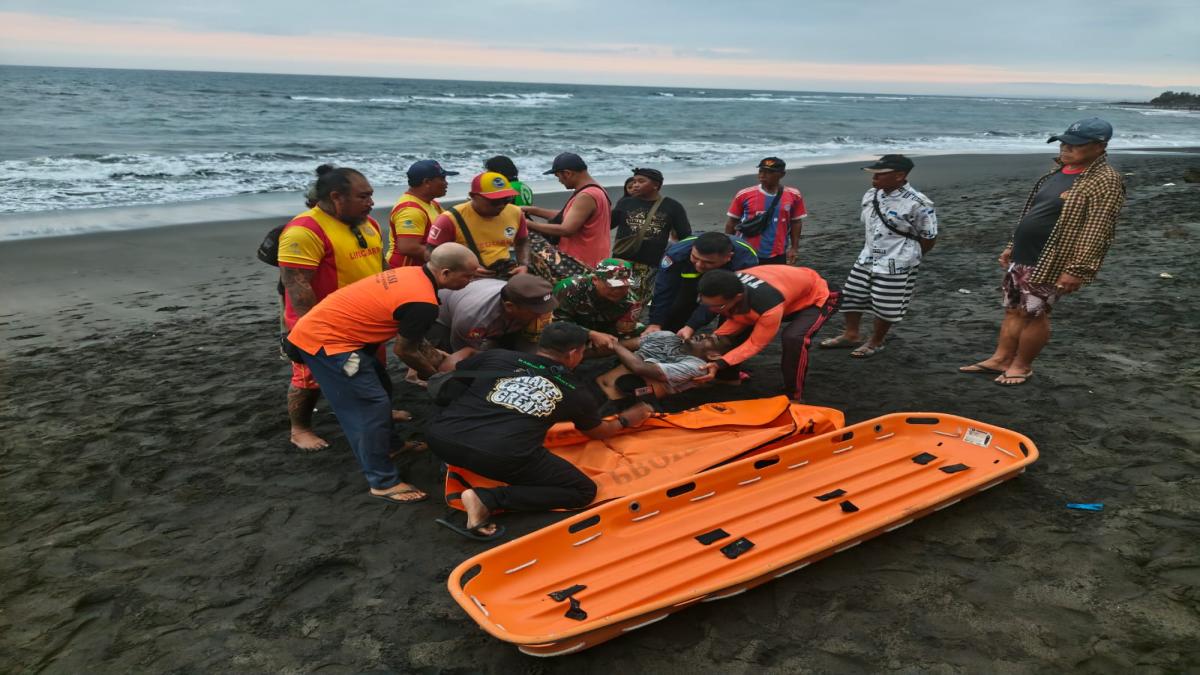 Olahraga Berujung Duka, Pria 43 Tahun Meninggal Saat Jogging di Pantai Pering