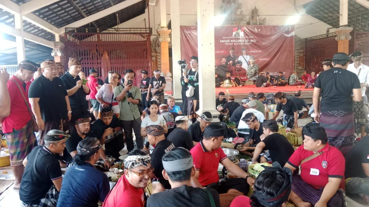 Parade Ngelawar Se-Bali Angkat Warisan Kuliner â€œResep Mustika Rasaâ€ di Gianyar