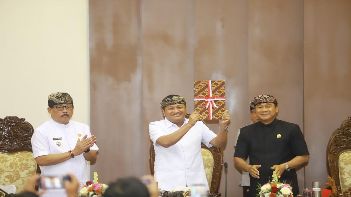 Pemkab-DPRD Gianyar Sepakat Sahkan Dua Raperda, Sempadan Sungai Kini Punya Payung Hukum