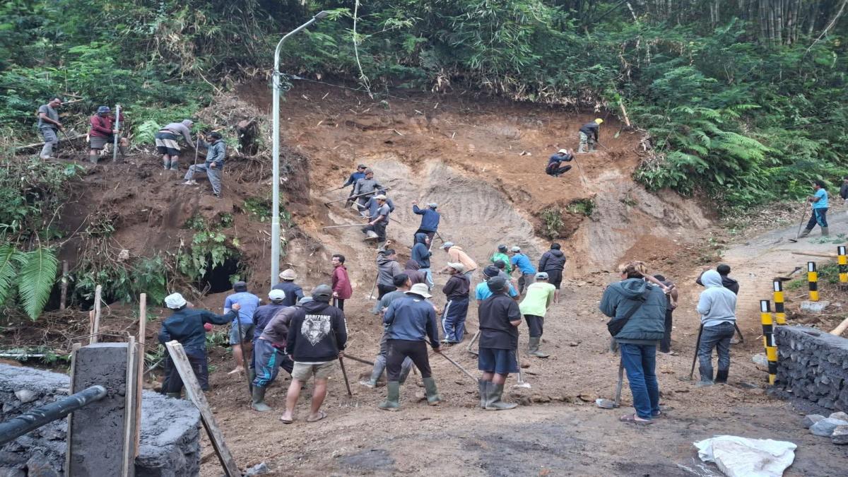 Puluhan Tahun Terisolasi, Jalan Banjar Alas Pujung Taro Akhirnya Diperlebar, Warga Tak Lagi Harus Memutar ke Bangli